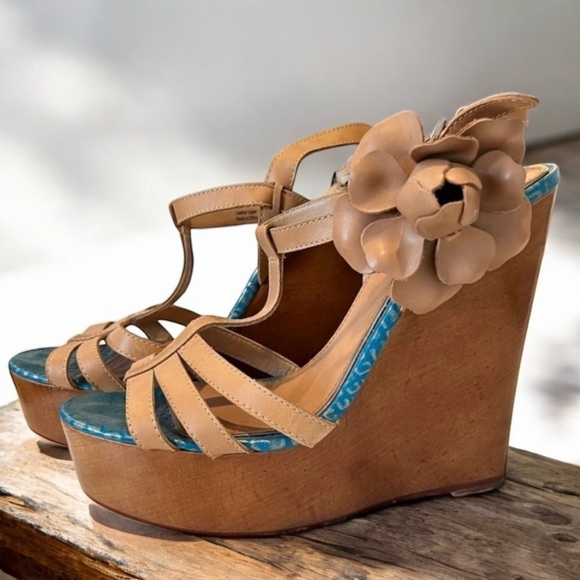 Badgley Mischa. Wooden wedge heeled sandals Gorgeous Flower Leather Wood - Picture 14 of 16